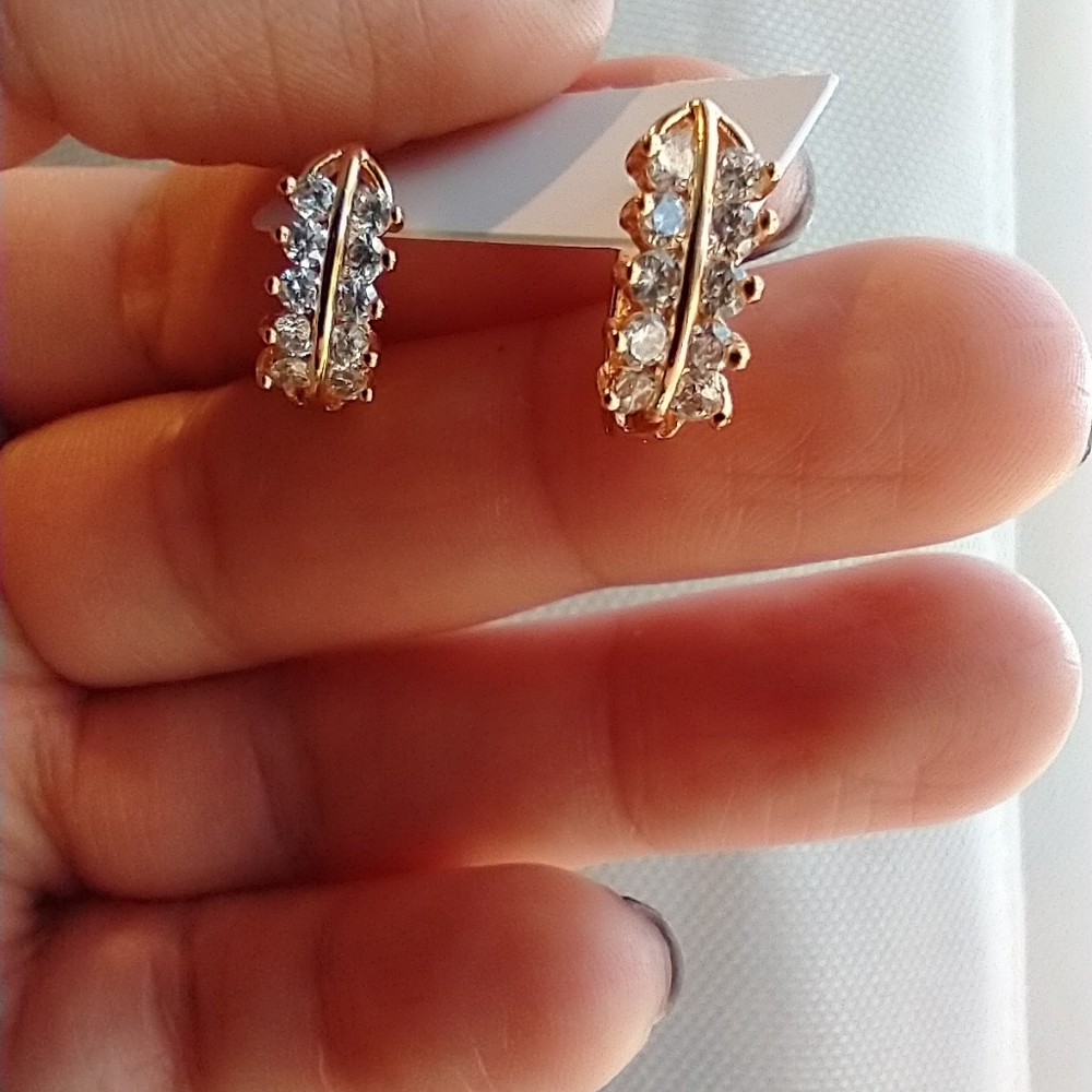 14k gold plated w/cubic zirconias leaf earrings